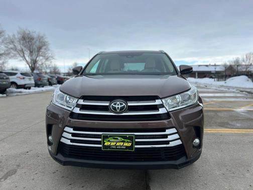 Toasted Walnut Pearl 2017 Toyota Highlander XLE