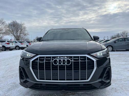 2022 Audi Q3 45 S line Premium