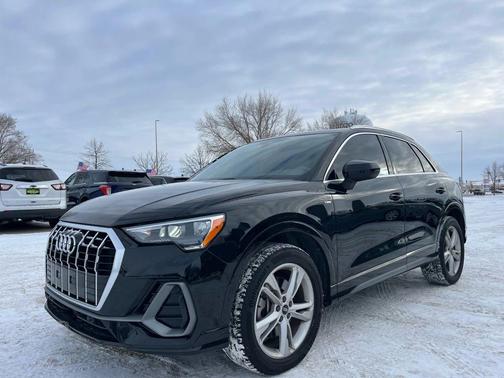 2022 Audi Q3 45 S line Premium