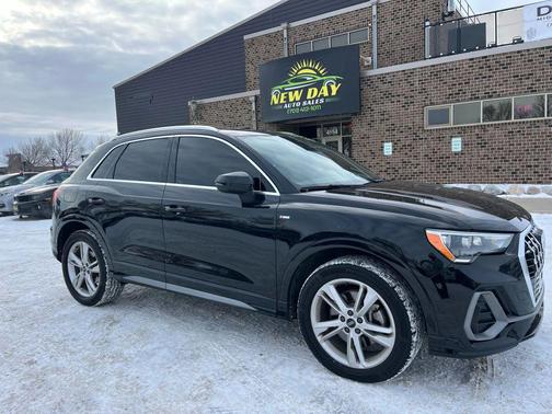 2022 Audi Q3 45 S line Premium