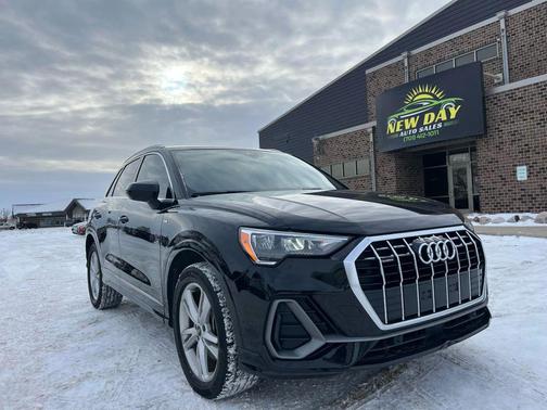 2022 Audi Q3 45 S line Premium