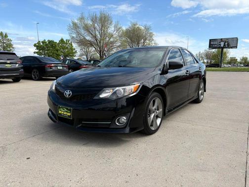 Attitude Black Metallic 2014 Toyota Camry SE Sport