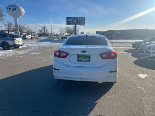 2018 Chevrolet Cruze LS