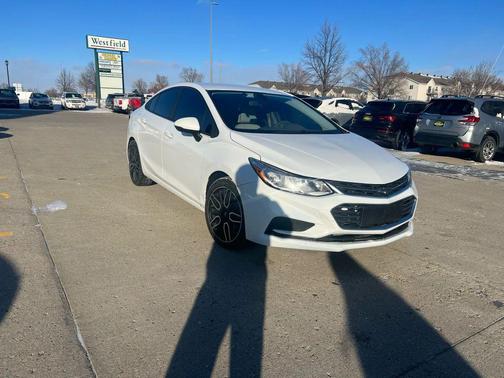 2018 Chevrolet Cruze LS