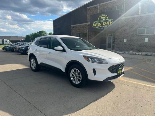 White 2020 Ford Escape SE