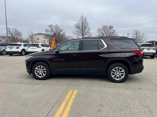 Black Cherry Metallic 2020 Chevrolet Traverse LT Leather