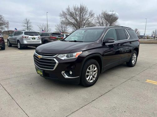 Black Cherry Metallic 2020 Chevrolet Traverse LT Leather