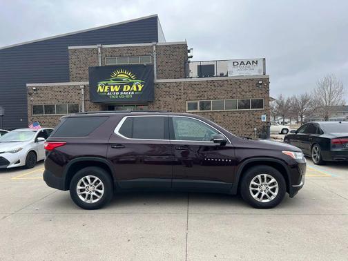 Black Cherry Metallic 2020 Chevrolet Traverse LT Leather