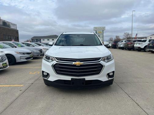 White 2018 Chevrolet Traverse LT Cloth