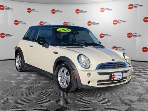 2006 MINI Cooper Base (M5)