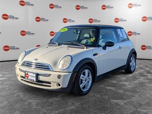 2006 MINI Cooper Base (M5)