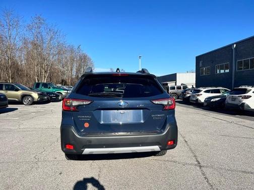 2023 Subaru Outback Touring