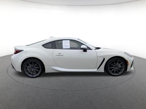 Crystal White Pearl 2023 Subaru BRZ Limited
