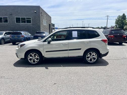 Crystal White Pearl 2018 Subaru Forester 2.5i Touring