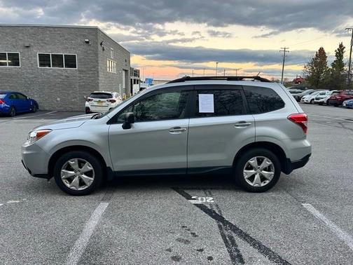 2015 Subaru Forester 2.5i
