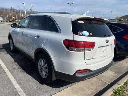 2018 Kia Sorento LX