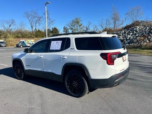 2022 GMC Acadia SLT