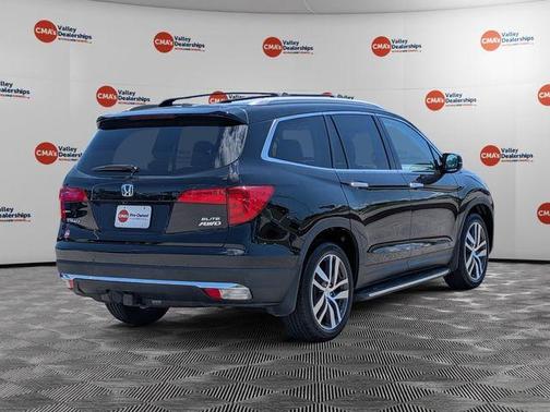 Crystal Black Pearl 2018 Honda Pilot Elite