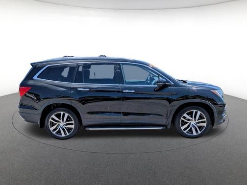 Crystal Black Pearl 2018 Honda Pilot Elite