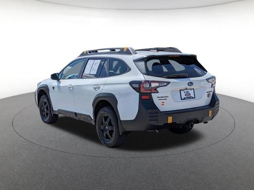 Crystal White Pearl 2025 Subaru Outback Wilderness