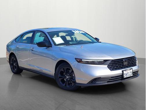 Solar Silver Metallic 2025 Honda Accord