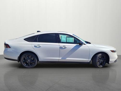 Platinum White Pearl 2025 Honda Accord
