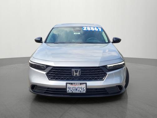 Solar Silver Metallic 2025 Honda Accord