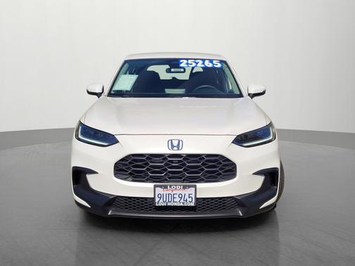 Platinum White Pearl 2025 Honda HR-V