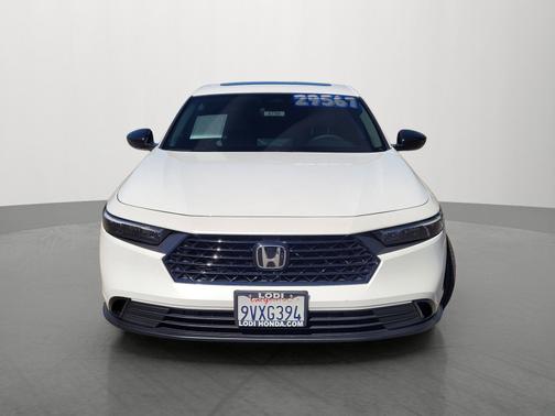 Platinum White Pearl 2025 Honda Accord