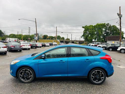 Blue Candy Metallic 2013 Ford Focus SE