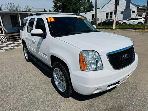 White 2013 GMC Yukon SLT