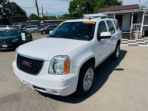 White 2013 GMC Yukon SLT