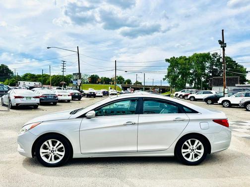 Radiant Silver Metallic 2013 Hyundai SONATA Limited