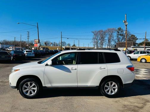 2011 Toyota Highlander SE