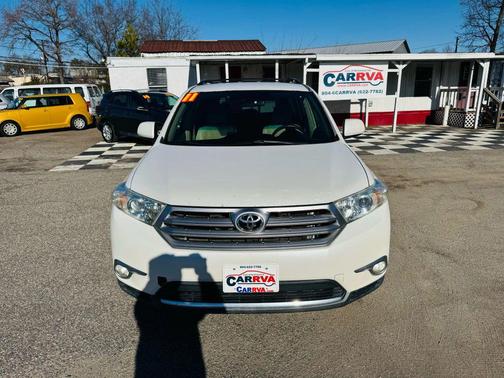 2011 Toyota Highlander SE