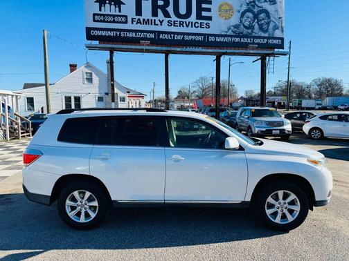 2011 Toyota Highlander SE