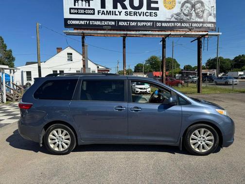 Blue 2015 Toyota Sienna XLE