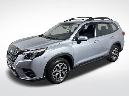 Ice Silver Metallic 2023 Subaru Forester Premium