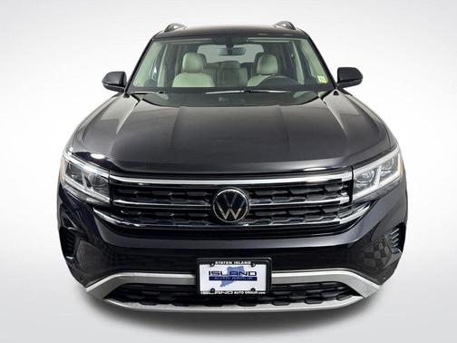 Deep Black Pearl 2023 Volkswagen Atlas 3.6L SE w/Technology