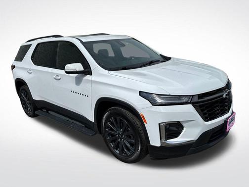 Summit White 2023 Chevrolet Traverse RS