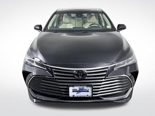 Midnight Black Metallic 2019 Toyota Avalon Limited
