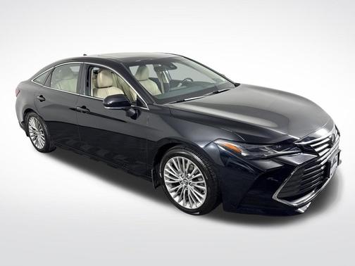 Midnight Black Metallic 2019 Toyota Avalon Limited