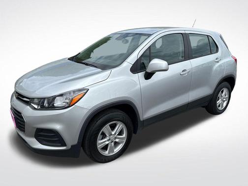 Silver Ice Metallic 2019 Chevrolet Trax LS