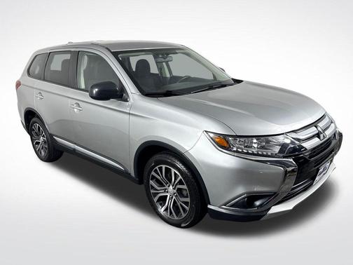 Alloy Silver Metallic 2018 Mitsubishi Outlander ES