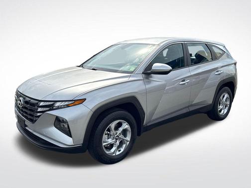 Shimmering Silver 2023 Hyundai TUCSON SE