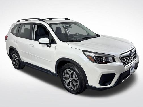 Crystal White Pearl 2020 Subaru Forester Premium