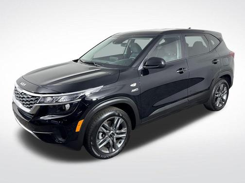 Cherry Black 2023 Kia Seltos LX