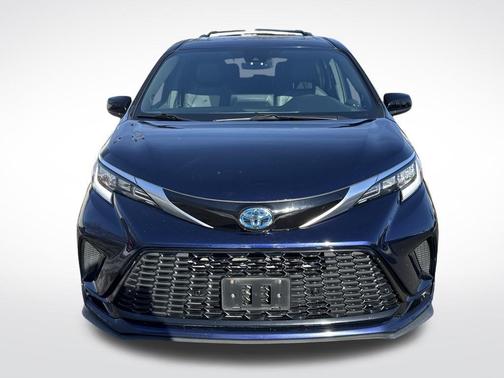 2021 Toyota Sienna XSE 7 Passenger