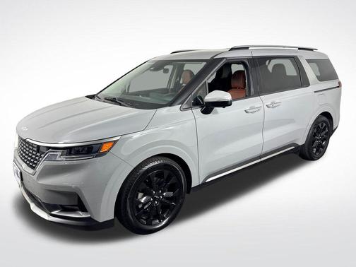 Ceramic Silver 2024 Kia Carnival SX
