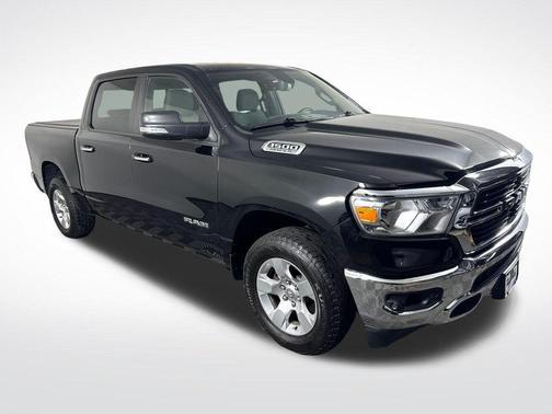 Diamond Black Crystal Pearlcoat 2019 RAM 1500 Big Horn